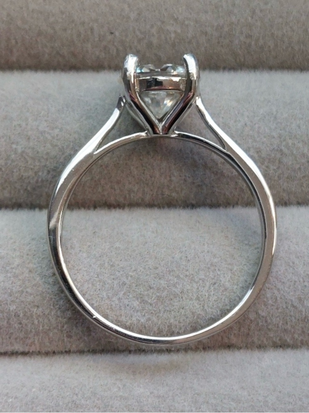 NWT Moisannite Sterling Silver 2ct Solitaire Ring, Size 9 - Picture 4 of 8